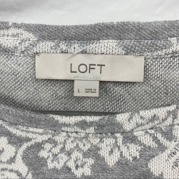 LOFT gray floral print destructed crop sweater L - Picture 3 of 13